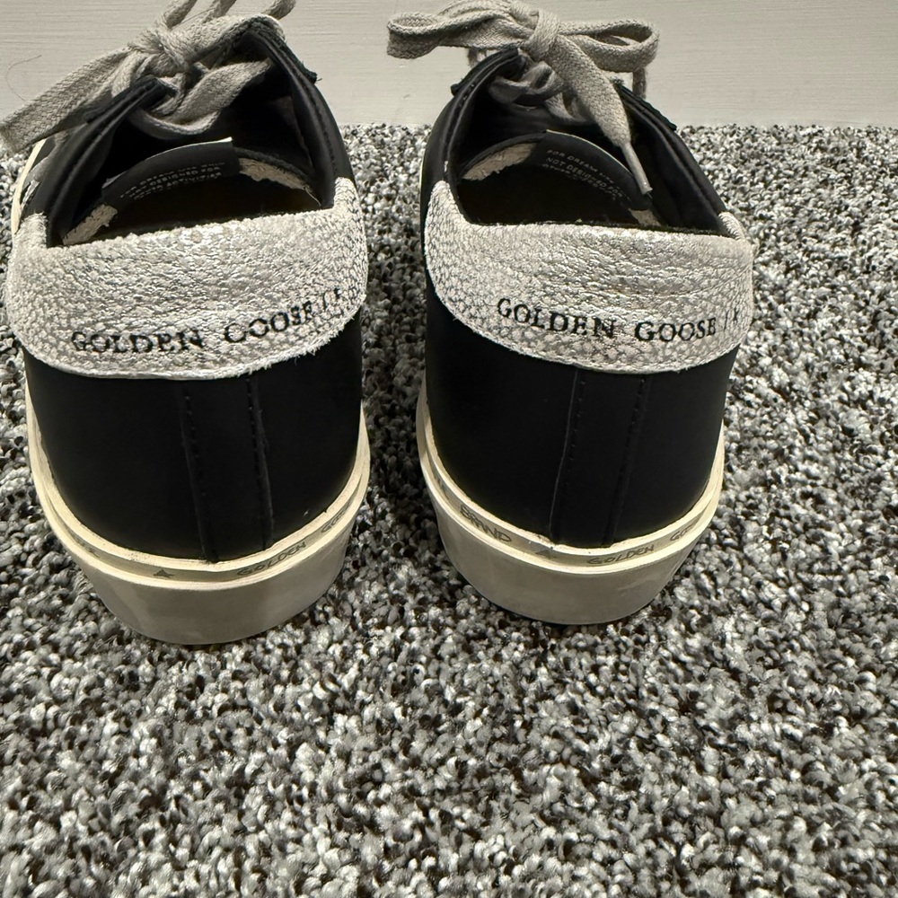 Golden Goose Black and Gray Sneakers Classic Design - Picture 5 of 5